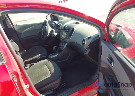 2015 Chevrolet Sonic Lt Auto z USA, uszkodzony, nr VIN 1G1JC5SH7F4220841